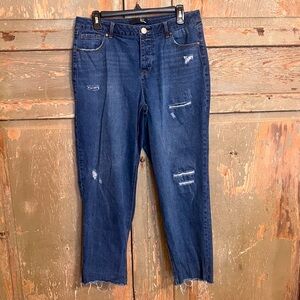 #120 1822 Denim Buttonfly Girlfriend Jean with Raw Hems